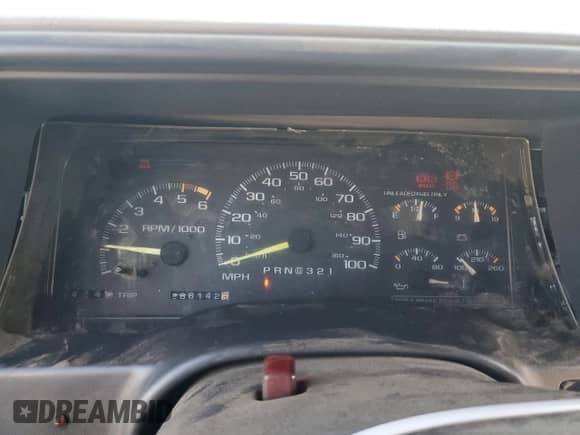 1996 Chevrolet Tahoe z VIN 3GNEK18RXTG158281, wystawiony jako Copart lot #60864815 z przebiegiem 286 142 mil mil oraz Szkoda całkowita • Salvage title. Historia ofert i sprzedaży dostępna na DreamBid. Obrazek 9.