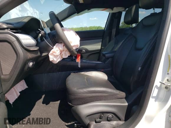 2024 Jeep Compass Latitude Lux с VIN 3C4NJDFN5RT579970, выставлен на аукционе Copart как лот 63018115 с пробегом 11 683 миль миль и Списание • Salvage title. История ставок и продаж доступна на DreamBid. Изображение 7.
