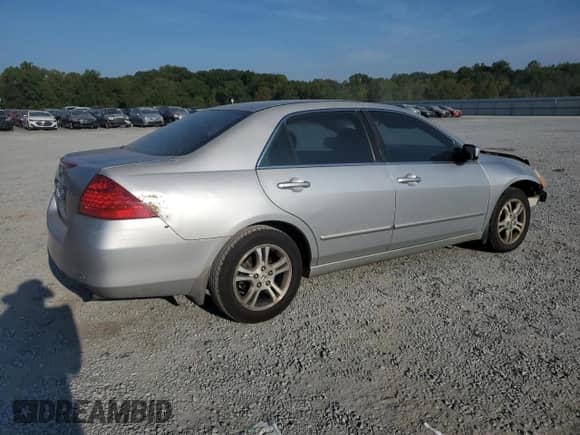 2006 Honda Accord LX SE z VIN 1HGCM56376A032285, wystawiony jako Copart lot #81729165 z przebiegiem 201 789 mil mil oraz Szkoda całkowita • Salvage title. Historia ofert i sprzedaży dostępna na DreamBid. Obrazek 3.