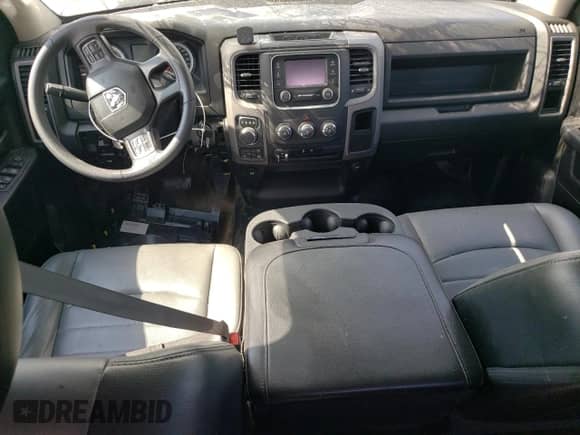 2023 Ram 1500 Tradesman z VIN 1C6RR7FTXPS542235, wystawiony jako Copart lot #70631545 z przebiegiem 66 573 mil mil oraz Szkoda całkowita • Salvage title. Historia ofert i sprzedaży dostępna na DreamBid. Obrazek 8.