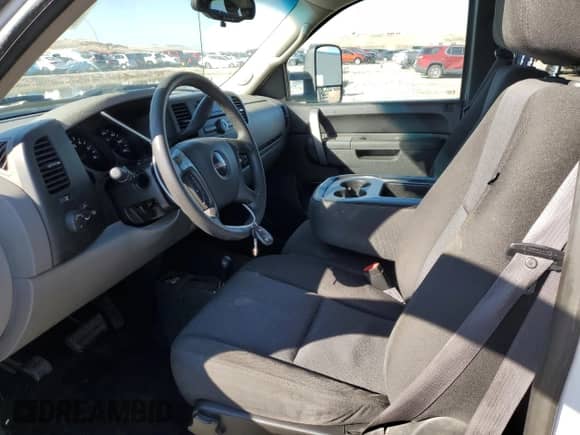 2011 GMC Sierra 1500 SL z VIN 1GTR2UEA8BZ118869, wystawiony jako Copart lot #47571315 z przebiegiem 311 849 mil mil oraz Czysty tytuł • Clean title. Historia ofert i sprzedaży dostępna na DreamBid. Obrazek 7.