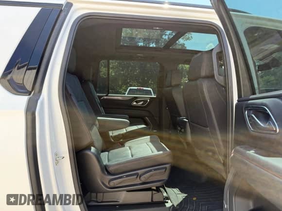 2022 Chevrolet Suburban RST с VIN 1GNSKEKD3NR218993, выставлен на аукционе Copart как лот 67100695 с пробегом 44 452 миль миль и Чистый • Clean title. История ставок и продаж доступна на DreamBid. Изображение 6.
