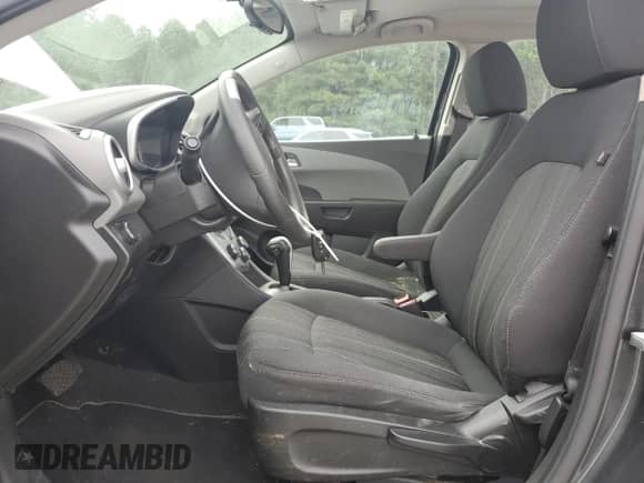 2019 Chevrolet Sonic LT с VIN 1G1JD5SB0K4109910, выставлен на аукционе Copart как лот 70764005 с пробегом 122 783 миль миль и Списание • Salvage title. История ставок и продаж доступна на DreamBid. Изображение 7.