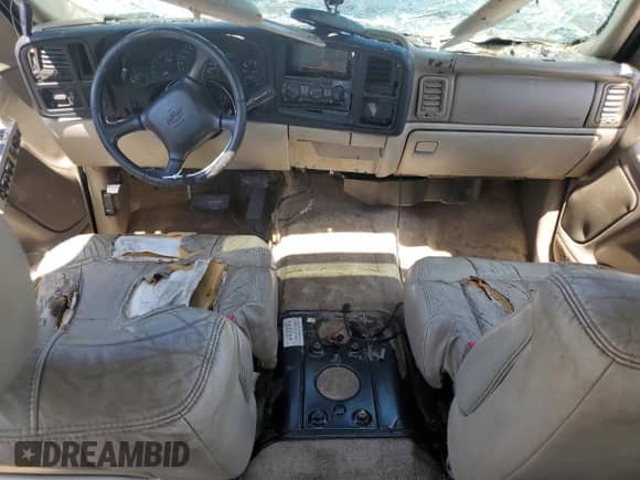 2002 Chevrolet Suburban LT z VIN 3GNGC26U42G214796, wystawiony jako Copart lot #57708045 z przebiegiem Nie podano mil oraz Szkoda całkowita • Salvage title. Historia ofert i sprzedaży dostępna na DreamBid. Obrazek 8.