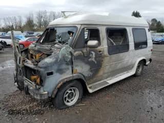 1993 Chevrolet Chevy Van с VIN 1GBEG25K1PF305736, выставлен на аукционе Copart как лот 45422145 с пробегом Не указан миль и На запчасти • Non repairable. История ставок и продаж доступна на DreamBid. Изображение 1.