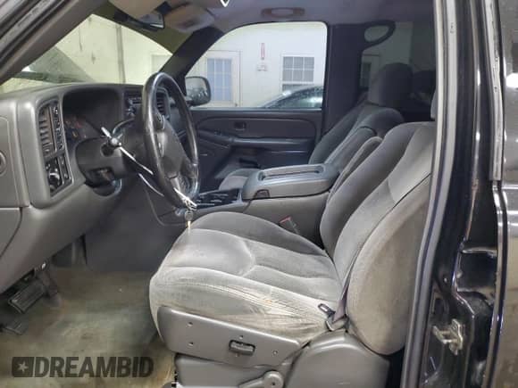 2005 Chevrolet Silverado 1500HD LT z VIN 1GCGK13U55F865225, wystawiony jako Copart lot #53612865 z przebiegiem 209 913 mil mil oraz Czysty tytuł • Clean title. Historia ofert i sprzedaży dostępna na DreamBid. Obrazek 7.