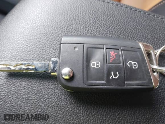 2020 Volkswagen Tiguan SE с VIN 3VV2B7AXXLM004244, выставлен на аукционе IAAI как лот 43033034 с пробегом 55 142 миль миль и . История ставок и продаж доступна на DreamBid. Изображение 11.