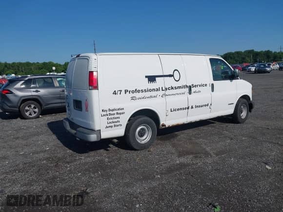 2001 Chevrolet Express Cargo с VIN 1GCFG15W411185187, выставлен на аукционе IAAI как лот 42565861 с пробегом 303 748 миль миль и . История ставок и продаж доступна на DreamBid. Изображение 4.