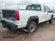1998 Chevrolet Silverado 2500 с VIN 1GCGK29R2WE162374, выставлен на аукционе IAAI как лот 43122649 с пробегом 104 600 миль миль и . История ставок и продаж доступна на DreamBid. Изображение 4.
