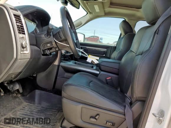 2017 Ram 1500 Night with VIN 1C6RR7MT8HS850685, listed as a Copart auction lot 64681375 with 60,715 mi miles and Salvage title. Bid and sale history available at DreamBid. Image 7.