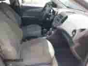 2015 Chevrolet Sonic LS с VIN 1G1JA5SH6F4135947, выставлен на аукционе IAAI как лот 42541162 с пробегом 153 597 миль миль и . История ставок и продаж доступна на DreamBid. Изображение 5.