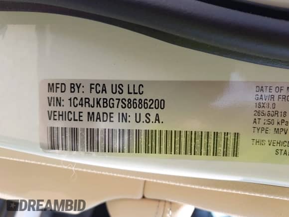 2025 Jeep Grand Cherokee Limited with VIN 1C4RJKBG7S8686200, listed as a IAAI auction lot 42592289 with 1,979 mi miles and . Bid and sale history available at DreamBid. Image 9.