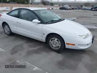1999 Saturn SC с VIN 1G8ZY1271XZ276834, выставлен на аукционе IAAI как лот 41445985 с пробегом 62 428 миль миль и . История ставок и продаж доступна на DreamBid. Изображение 1.