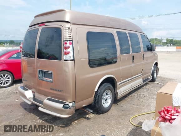 2000 Chevrolet Express Cargo YF7 z VIN 1GBFG15R1Y1265216, wystawiony jako IAAI lot #42889824 z przebiegiem Nie podano mil oraz . Historia ofert i sprzedaży dostępna na DreamBid. Obrazek 4.