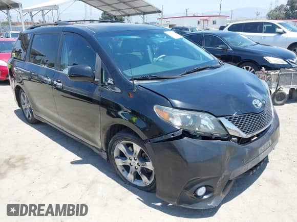 2013 Toyota Sienna SE with VIN 5TDXK3DC0DS364467, listed as a IAAI auction lot 42404833 with 126,857 mi miles and . Bid and sale history available at DreamBid. Image 1.