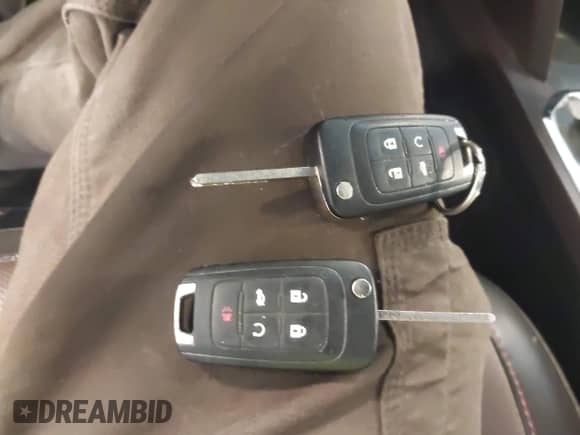 2015 Chevrolet Equinox LT with VIN 2GNALCEK0F1131019, listed as a IAAI auction lot 43447167 with 221,858 mi miles and . Bid and sale history available at DreamBid. Image 11.