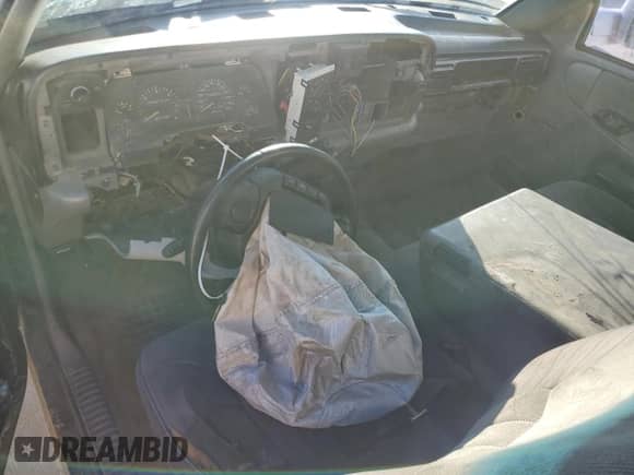 1996 Dodge 1500 с VIN 3B7HC13Y8TG137270, выставлен на аукционе Copart как лот 42007315 с пробегом 239 802 миль миль и Списание • Salvage title. История ставок и продаж доступна на DreamBid. Изображение 8.