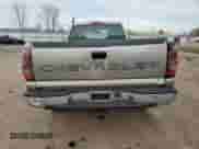 2003 Chevrolet Silverado 2500 Work Truck z VIN 1GCGC24U23Z272693, wystawiony jako Copart lot #52155175 z przebiegiem 164 888 mil mil oraz Czysty tytuł • Clean title. Historia ofert i sprzedaży dostępna na DreamBid. Obrazek 6.