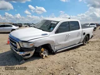2021 Ram 1500 Big Horn z VIN 1C6SRFFT0MN807203, wystawiony jako Copart lot #85558825 z przebiegiem 161 328 mil mil oraz Czysty tytuł • Clean title. Historia ofert i sprzedaży dostępna na DreamBid. Obrazek 1.