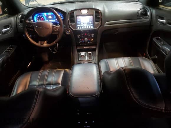 2021 Chrysler 300 S с VIN 2C3CCAGGXGH117012, выставлен на аукционе Copart как лот 79226674 с пробегом 72 897 миль миль и Чистый • Clean title. История ставок и продаж доступна на DreamBid. Изображение 8.