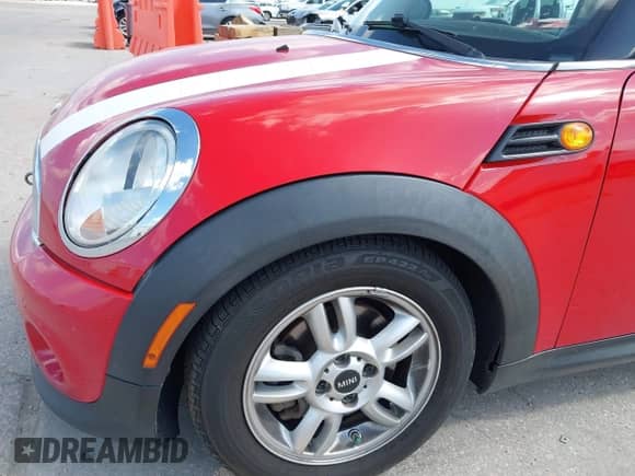 2012 MINI Hardtop with VIN WMWSU3C52CT542027, listed as a IAAI auction lot 42572780 with 122,496 mi miles and . Bid and sale history available at DreamBid. Image 20.