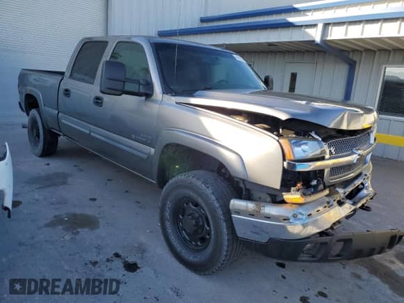 2007 Chevrolet Silverado 2500HD LT1 z VIN 1GCHK23D47F121659, wystawiony jako Copart lot #44385245 z przebiegiem 279 153 mil mil oraz Szkoda całkowita • Salvage title. Historia ofert i sprzedaży dostępna na DreamBid. Obrazek 4.