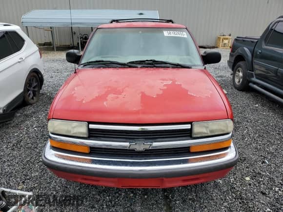 1999 Chevrolet Blazer LS z VIN 1GNCS13W7X2194643, wystawiony jako Copart lot #58182655 z przebiegiem 243 000 mil mil oraz Szkoda całkowita • Salvage title. Historia ofert i sprzedaży dostępna na DreamBid. Obrazek 5.