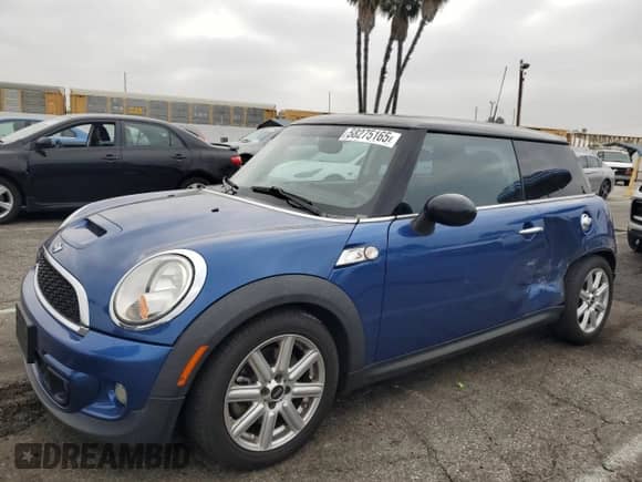 2012 MINI Hardtop S with VIN WMWSV3C56CTY17072, listed as a Copart auction lot 58275165 with 101,542 mi miles and Salvage title. Bid and sale history available at DreamBid. Image 1.