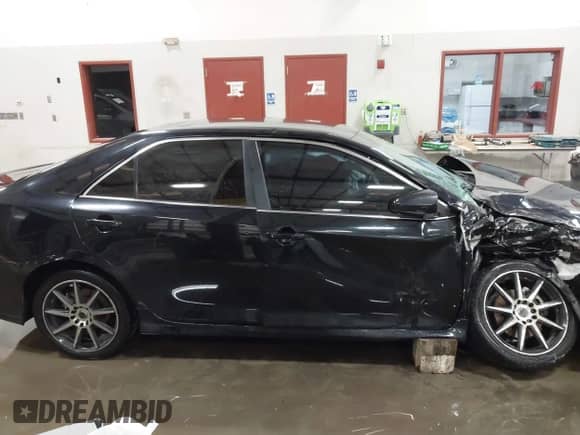 2014 Toyota Camry SE с VIN 4T1BF1FK7EU818231, выставлен на аукционе IAAI как лот 43408356 с пробегом 157 238 миль миль и . История ставок и продаж доступна на DreamBid. Изображение 13.