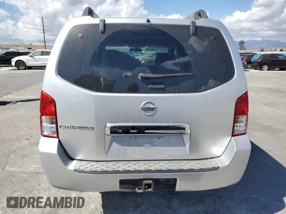 2006 Nissan Pathfinder SE z VIN 5N1AR18U66C667181, wystawiony jako Copart lot #85523935 z przebiegiem 153 295 mil mil oraz Szkoda całkowita • Salvage title. Historia ofert i sprzedaży dostępna na DreamBid. Obrazek 6.