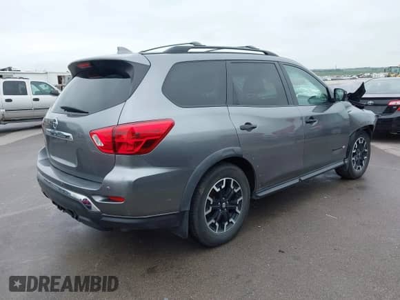 2019 Nissan Pathfinder S z VIN 5N1DR2MNXKC642196, wystawiony jako IAAI lot #43096758 z przebiegiem 90 424 mil mil oraz . Historia ofert i sprzedaży dostępna na DreamBid. Obrazek 4.