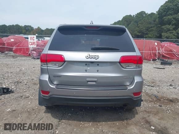 2018 Jeep Grand Cherokee Laredo z VIN 1C4RJEAG2JC172558, wystawiony jako IAAI lot #43256975 z przebiegiem 97 436 mil mil oraz . Historia ofert i sprzedaży dostępna na DreamBid. Obrazek 16.