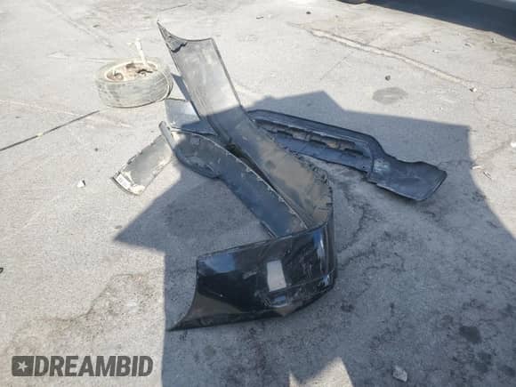 2008 Volvo S60 2.5T с VIN YV1RH592182670409, выставлен на аукционе Copart как лот 69821455 с пробегом 182 228 миль миль и Списание • Salvage title. История ставок и продаж доступна на DreamBid. Изображение 12.