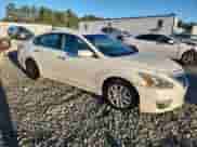 2015 Nissan Altima SL with VIN 1N4AL3AP9FN318502, listed as a Copart auction lot 86129575 with 193,702 mi miles and Salvage title. Bid and sale history available at DreamBid. Image 4.