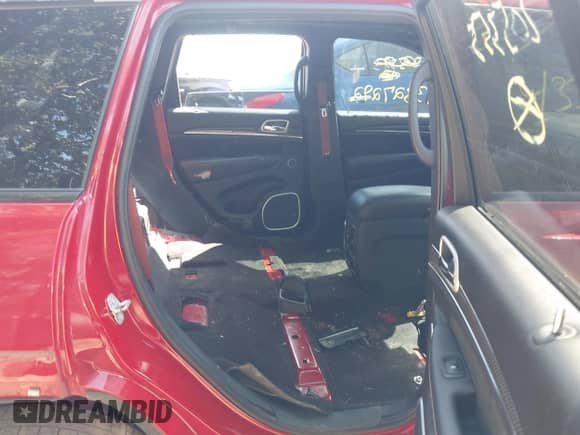 2018 Jeep Grand Cherokee SRT с VIN 1C4RJFDJ1JC205353, выставлен на аукционе IAAI как лот 43327292 с пробегом 80 000 миль миль и . История ставок и продаж доступна на DreamBid. Изображение 8.