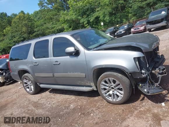 2012 Chevrolet Suburban LT с VIN 1GNSCJE06CR248341, выставлен на аукционе IAAI как лот 42327172 с пробегом 277 755 миль миль и . История ставок и продаж доступна на DreamBid. Изображение 13.