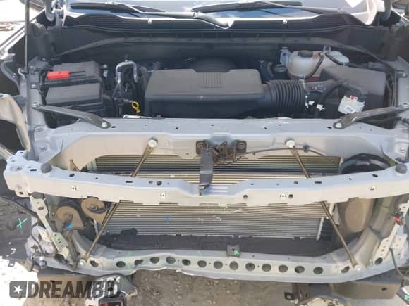 2024 Chevrolet Silverado 1500 LT Trail Boss z VIN 3GCUDFED8RG424927, wystawiony jako IAAI lot #43109404 z przebiegiem 9 117 mil mil oraz . Historia ofert i sprzedaży dostępna na DreamBid. Obrazek 10.