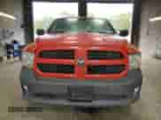 2017 Ram 1500 Tradesman z VIN 1C6RR7FT2HS838318, wystawiony jako Copart lot #70945805 z przebiegiem 227 666 mil mil oraz Czysty tytuł • Clean title. Historia ofert i sprzedaży dostępna na DreamBid. Obrazek 5.