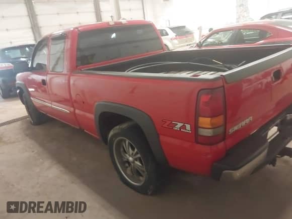 2003 GMC Sierra 1500 SLT z VIN 1GTEK19T63E280453, wystawiony jako IAAI lot #42565954 z przebiegiem 267 969 mil mil oraz . Historia ofert i sprzedaży dostępna na DreamBid. Obrazek 3.