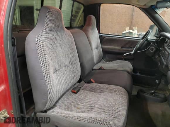 2001 Dodge 1500 with VIN 1B7HF16Y81S102138, listed as a Copart auction lot 63245715 with 132,888 mi miles and Salvage title. Bid and sale history available at DreamBid. Image 10.