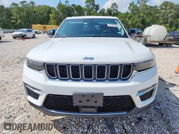 2023 Jeep Grand Cherokee with VIN 1C4RJYB63PC587579, listed as a Copart auction lot 61411895 with 29,021 mi miles and Clean title. Bid and sale history available at DreamBid. Image 5.