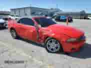 2010 Ford Mustang V6 z VIN 1ZVBP8EN9A5171595, wystawiony jako Copart lot #84477355 z przebiegiem 163 429 mil mil oraz Szkoda całkowita • Salvage title. Historia ofert i sprzedaży dostępna na DreamBid. Obrazek 4.