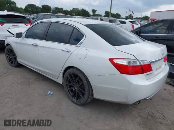 2015 Honda Accord Touring с VIN 1HGCR3F93FA030740, выставлен на аукционе IAAI как лот 42721549 с пробегом 141 341 миль миль и . История ставок и продаж доступна на DreamBid. Изображение 3.