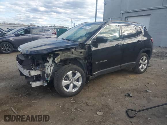 2018 Jeep Compass Latitude с VIN 3C4NJDBB0JT177774, выставлен на аукционе Copart как лот 90045105 с пробегом 106 961 миль миль и Списание • Salvage title. История ставок и продаж доступна на DreamBid. Изображение 1.