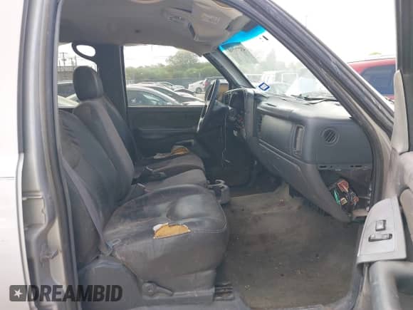 2005 Chevrolet Silverado 2500HD LT with VIN 1GCHK23U35F837207, listed as a IAAI auction lot 43276738 with 200,012 mi miles and . Bid and sale history available at DreamBid. Image 5.