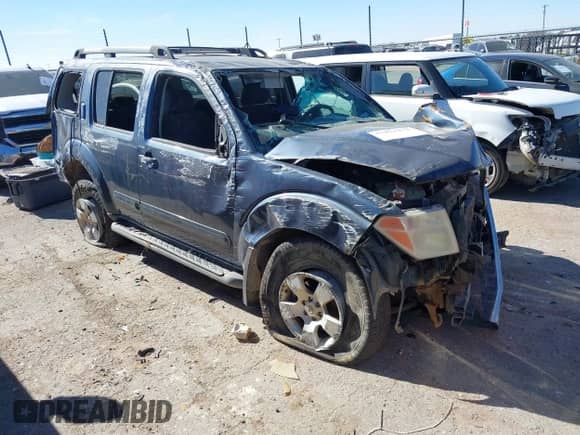 2006 Nissan Pathfinder LE z VIN 5N1AR18W96C655043, wystawiony jako IAAI lot #37875375 z przebiegiem Nie podano mil oraz . Historia ofert i sprzedaży dostępna na DreamBid. Obrazek 1.