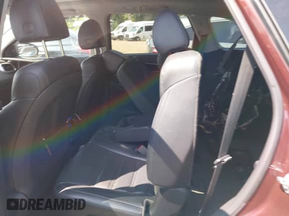 2019 Kia Sorento EX with VIN 5XYPHDA55KG596728, listed as a IAAI auction lot 42914849 with 33,288 mi miles and . Bid and sale history available at DreamBid. Image 8.