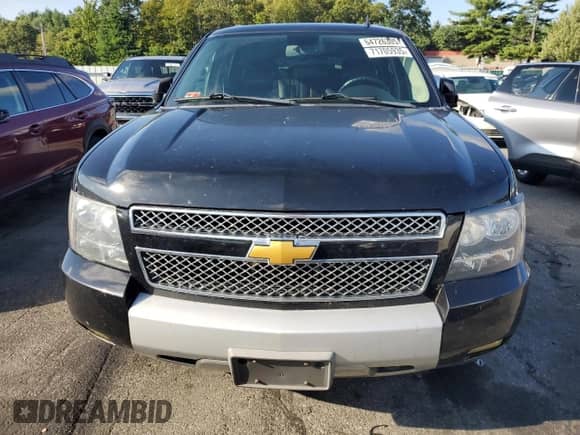 2014 Chevrolet Suburban LT with VIN 1GNSKJE71ER210650, listed as a Copart auction lot 71705935 with 207,810 mi miles and Salvage title. Bid and sale history available at DreamBid. Image 5.