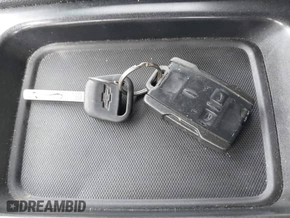 2014 Chevrolet Silverado 1500 LT with VIN 3GCUKREC9EG552568, listed as a IAAI auction lot 42088603 with 278,631 mi miles and . Bid and sale history available at DreamBid. Image 11.