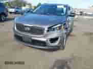 2018 Kia Sorento LX z VIN 5XYPGDA33JG405825, wystawiony jako IAAI lot #43115641 z przebiegiem 83 199 mil mil oraz . Historia ofert i sprzedaży dostępna na DreamBid. Obrazek 6.